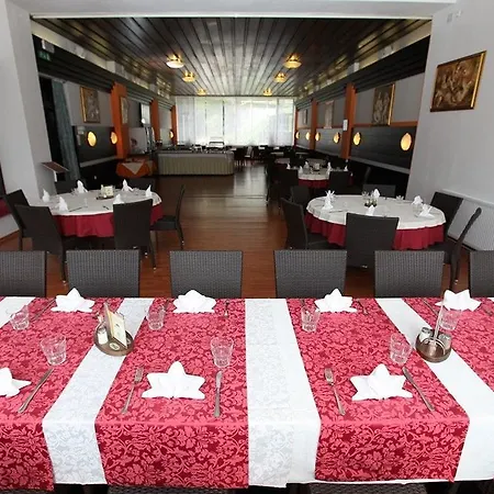 Hotel Alma & Castle Hrib 3*