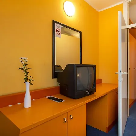 فندق Hotel Alma & Castle Hrib 3*