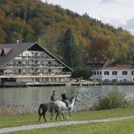 Hotel Alma & Castle Hrib Hotel 3*